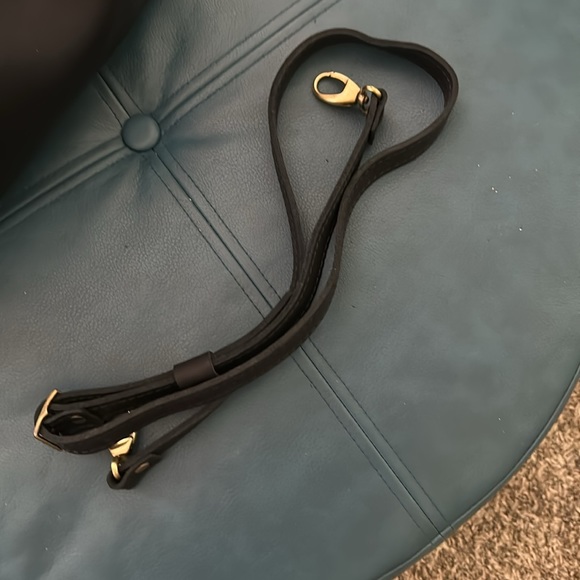 Portland leather goods medium tote in black - Picture 7 of 9